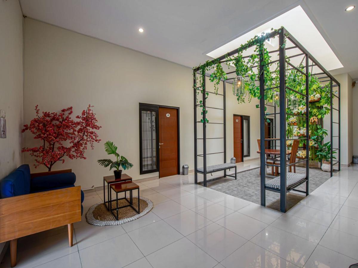 Hotel Casa Ts 16 Malang Zewnętrze zdjęcie