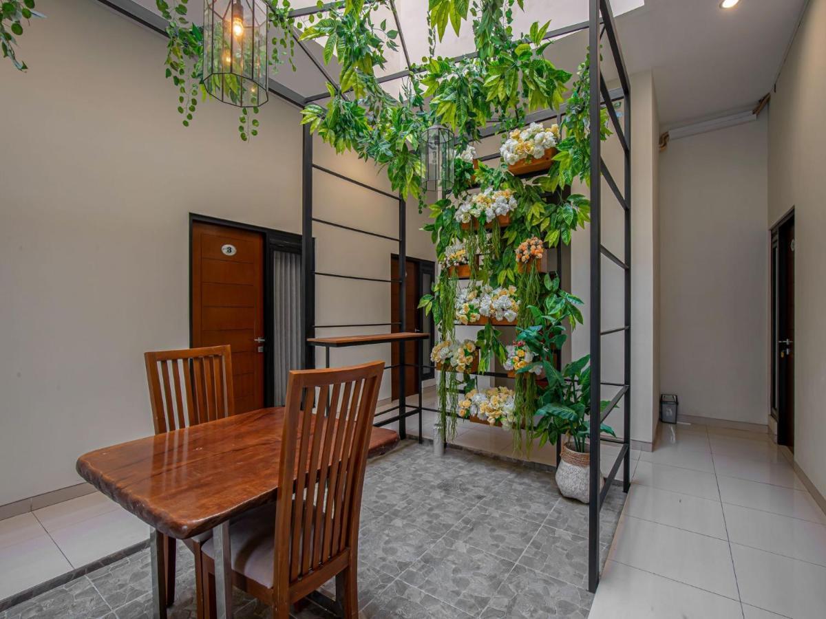 Hotel Casa Ts 16 Malang Zewnętrze zdjęcie
