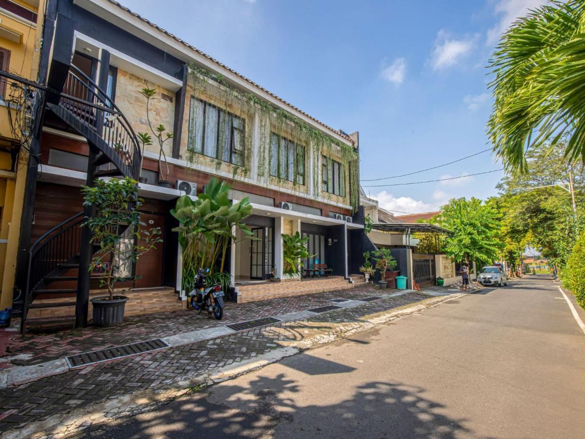 Hotel Casa Ts 16 Malang Zewnętrze zdjęcie